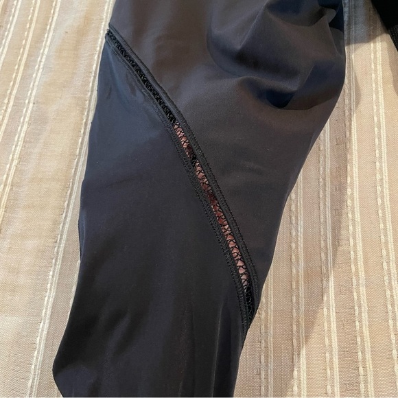 Lululemon Black Cut Out Mid Rise Crop 19” Activewear Workout Leggings 6 - Picture 4 of 9